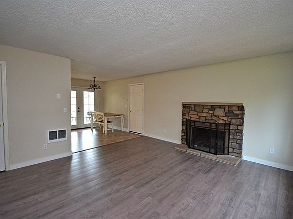 3rd image of 9816 NE 60th St