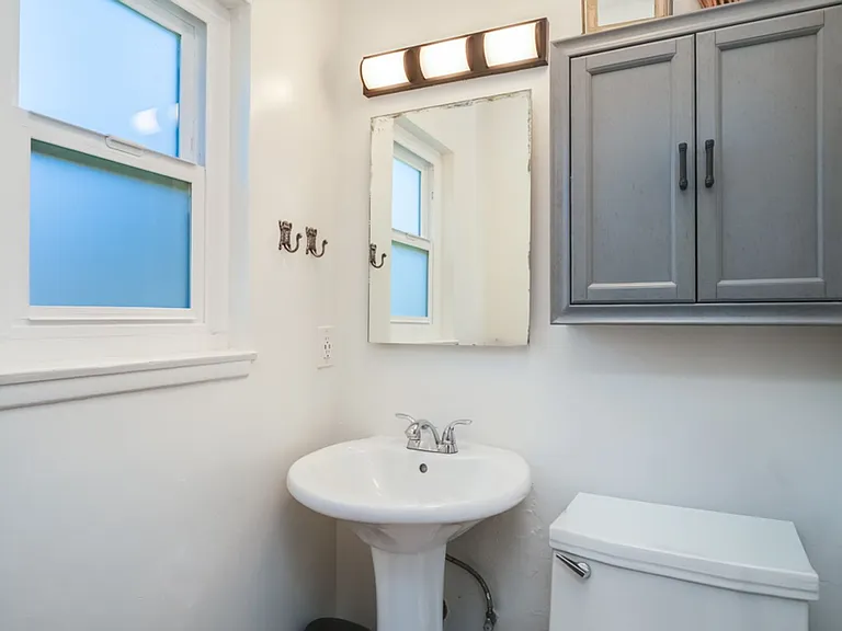 2171 Fairfield St — Photo 20