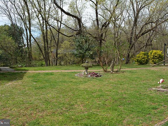 5th image of 3986 Rivermont Dr