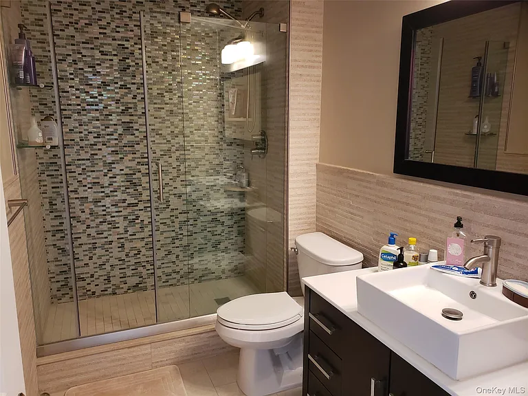 100 W Broadway #7L — Photo 30
