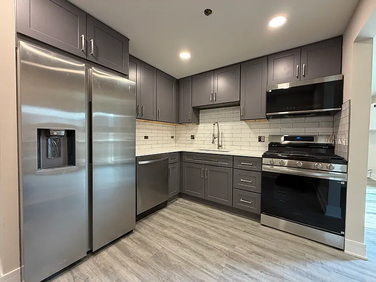 5525 N Chester Ave #42 — Photo 3