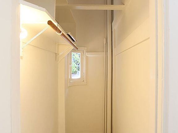 5th image of 830 Powell St #8832546