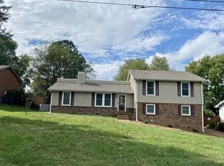 109 Overlook Dr, Hendersonville, TN 37075