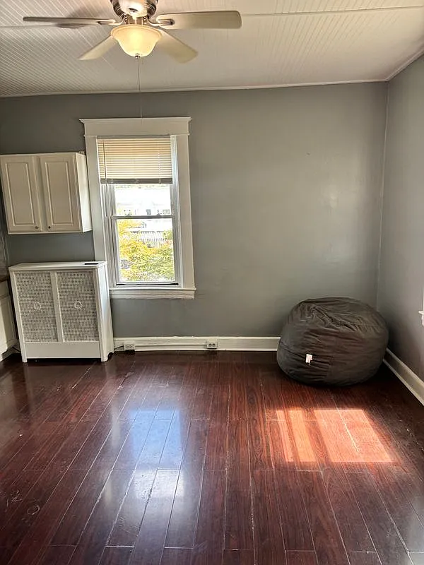 1 bed, 1.0 bath, 2106 sqft, $1,250 — Photo 4