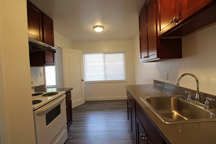 815 Central Ave #B — Photo 12
