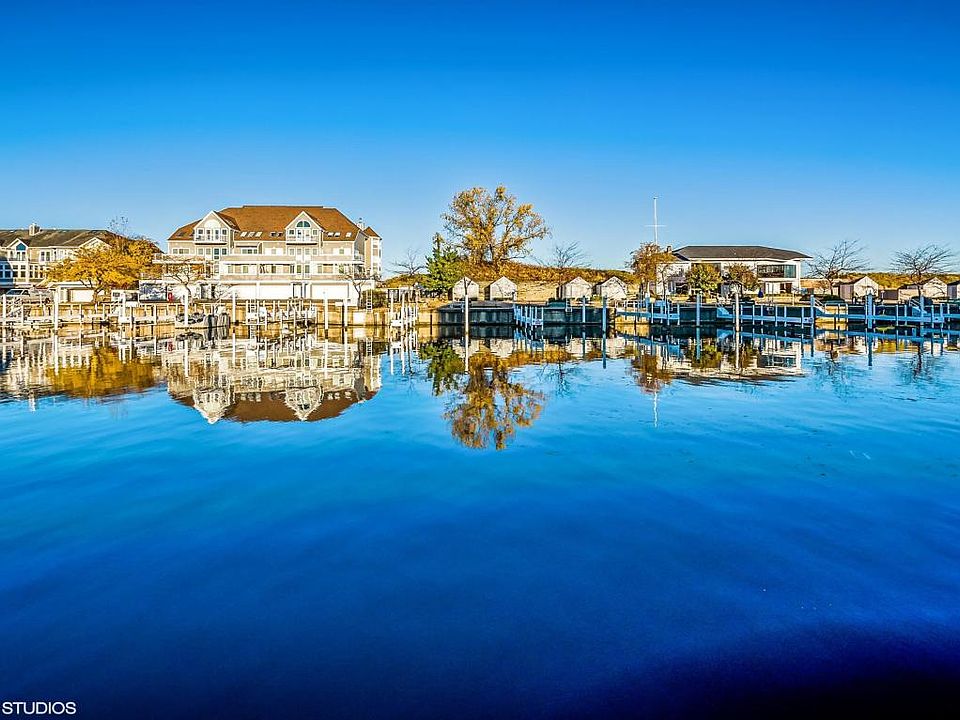 1st image of 110 Peninsula Dr