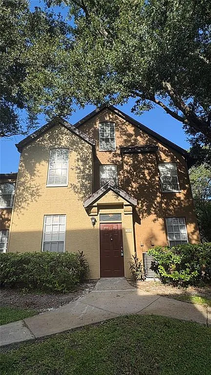 2 bed, 2.0 bath, 1051 sqft, $1,800 — Photo 1