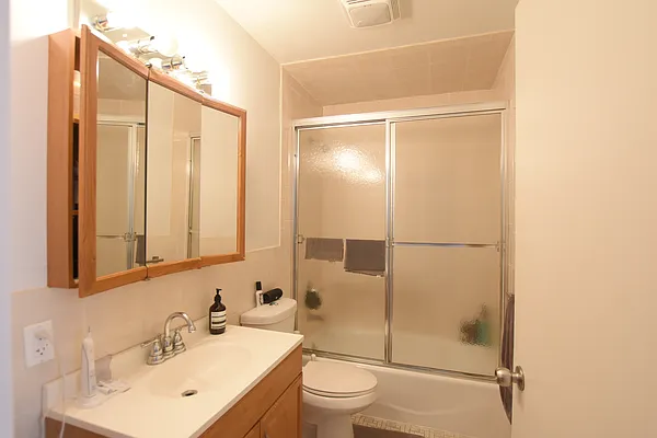 Rented by REAL New York | media 23
