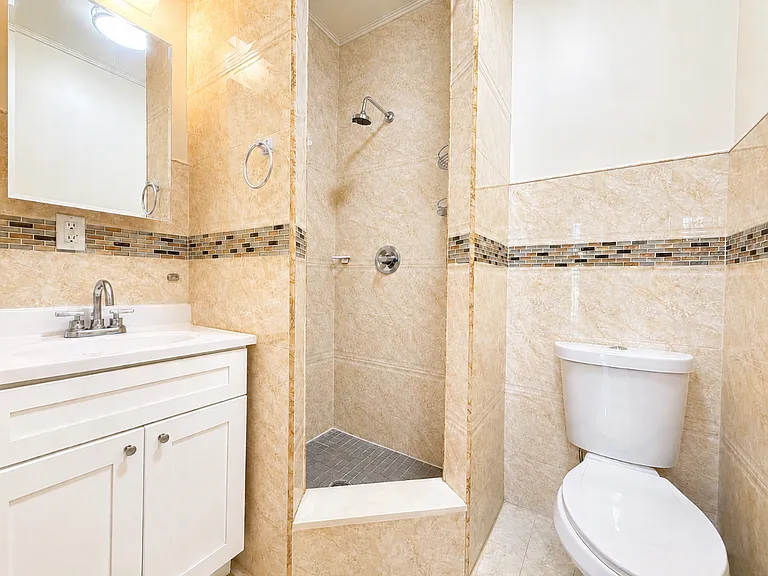 618 Bainbridge St #2 — Photo 13