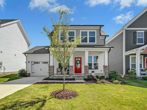 134 Retreat Dr, Fuquay Varina, NC 27526