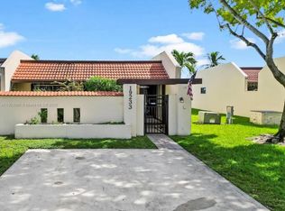 19233 NW 64th Ct, Hialeah, FL 33015