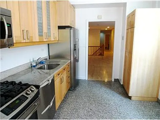 Rented by Douglas Elliman | media 16