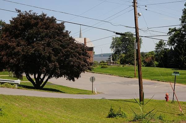 1st image of 115 E Stout Ave