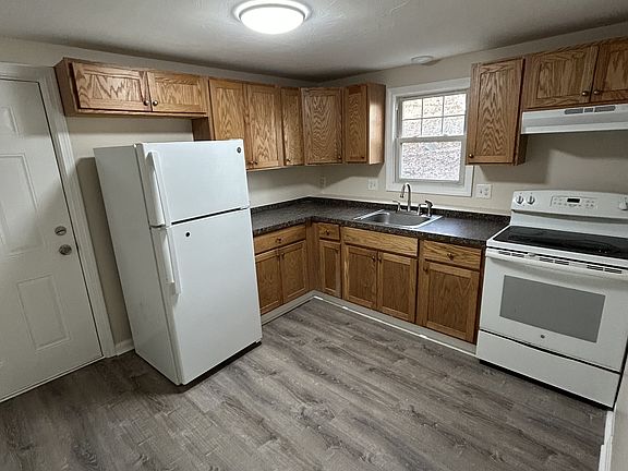 2nd image of 15 Boyden Street Ext #4