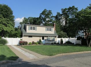 51 Spruce St, Pompton Lakes, NJ 07442