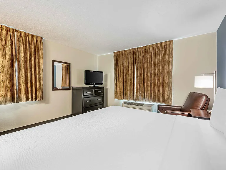 Studio Suite - 1 King Bed