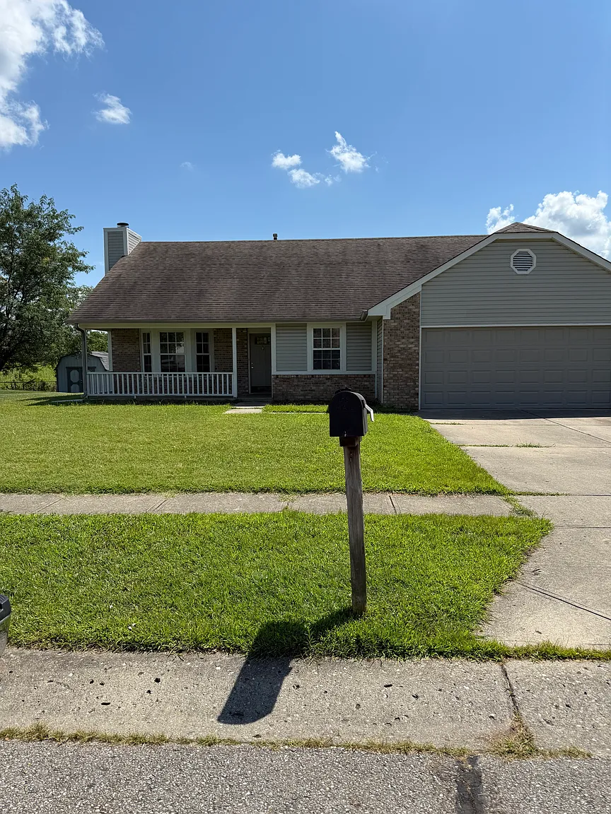 202 Fountain Lake Dr S photo 1
