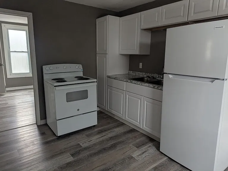 416 W Maple St — Photo 8