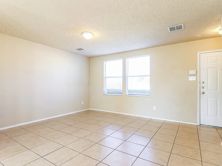 521 Merton Ct — Photo 7
