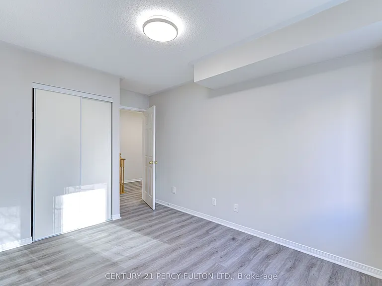 28 Rosebank Dr #907 — Photo 23