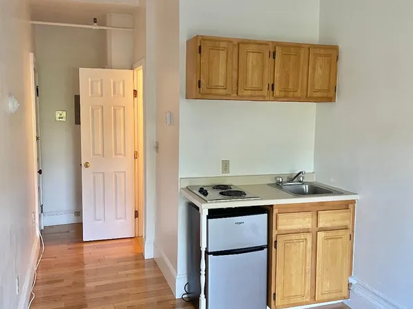 1077 Beacon St, Brookline, MA