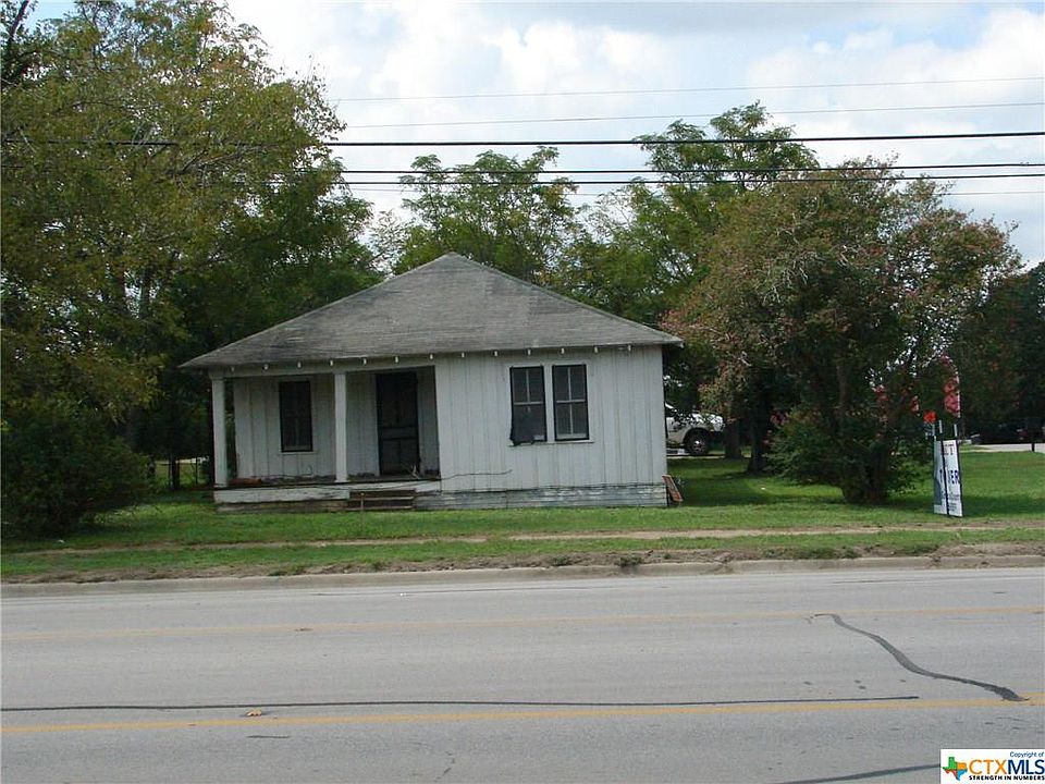 2nd image of 1415 Water St
