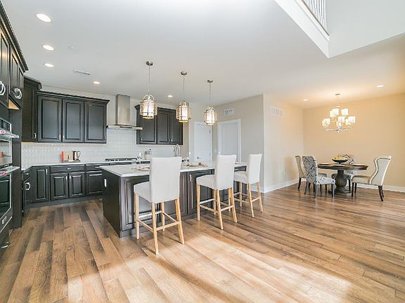 Kitchen and Breakfast Area