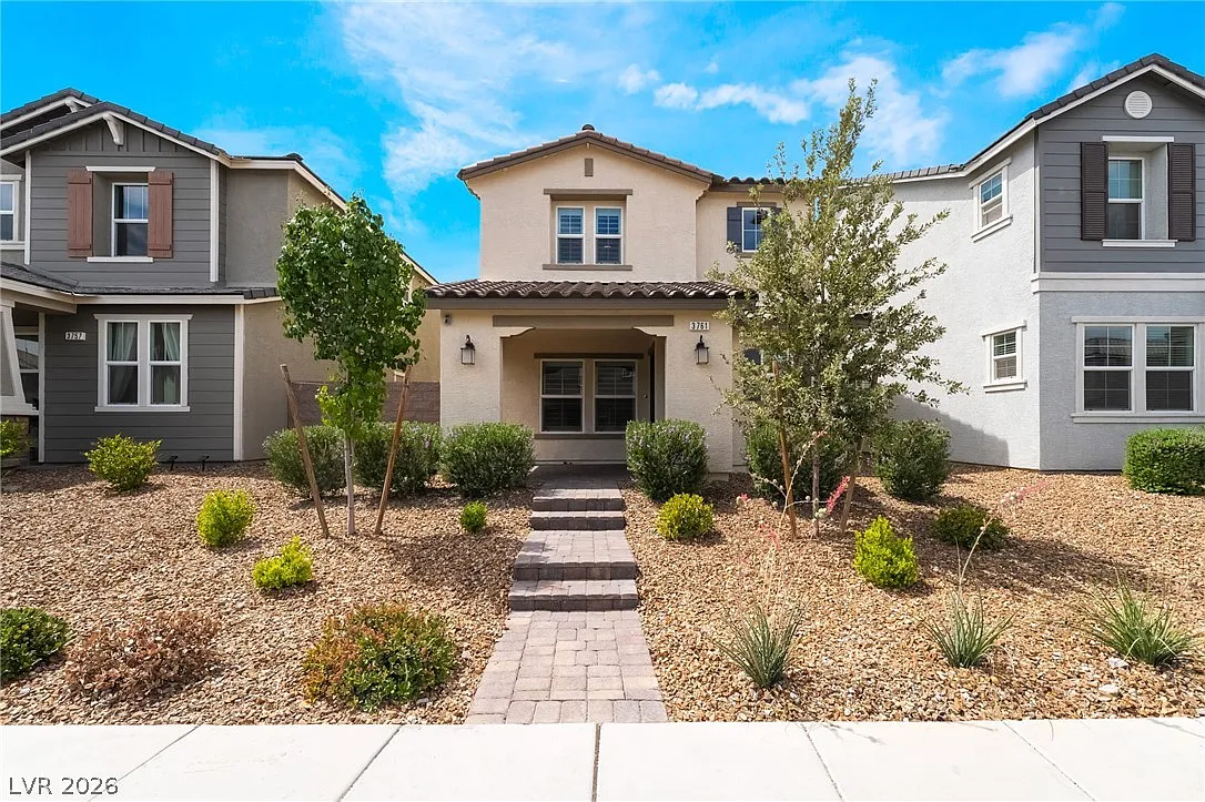3 bed, 2.5 bath, 1674 sqft, $2,100 — Photo 1