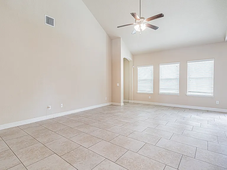 5488 Devonwood St — Photo 9