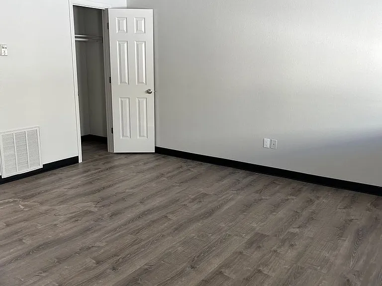 8101 Marble Ave NE — Photo 5