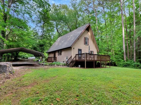 233 Chestnut Dr, Bracey, VA 23919