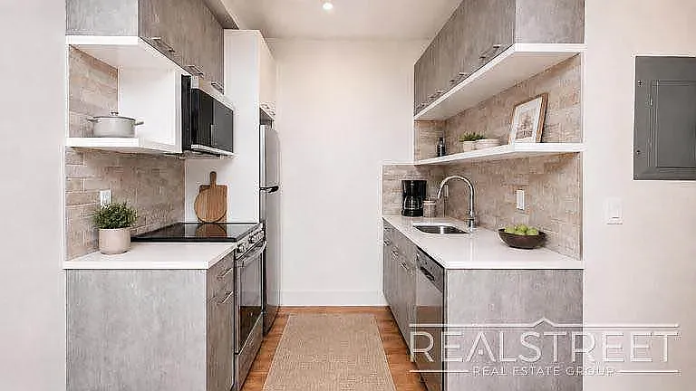 1526 Park Place — Photo 2