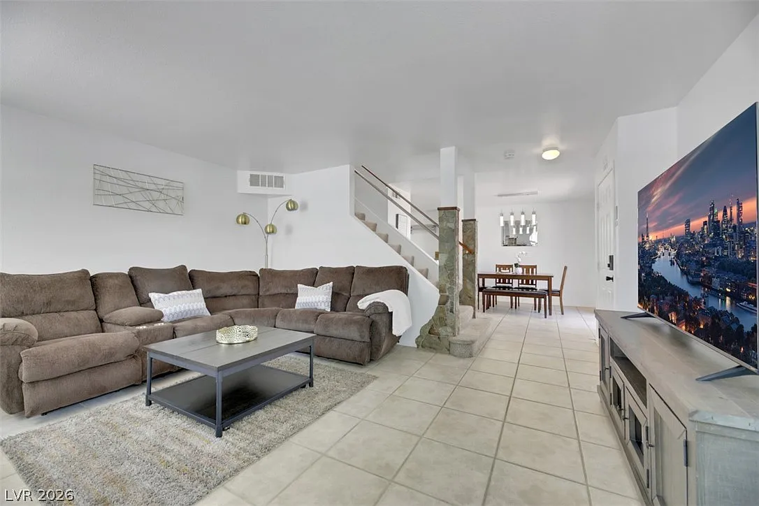 3 bed, 2.5 bath, 1523 sqft, $2,450 — Photo 1