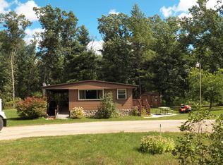 21161 Gates Rd, Howard City, MI 49329