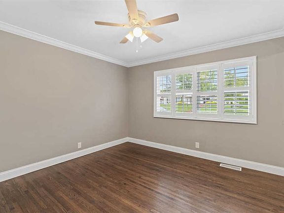 4th image of 4085 Highwillow Dr