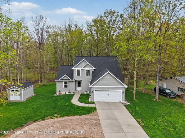 10015 Lakeside Dr, Perrinton, MI 48871