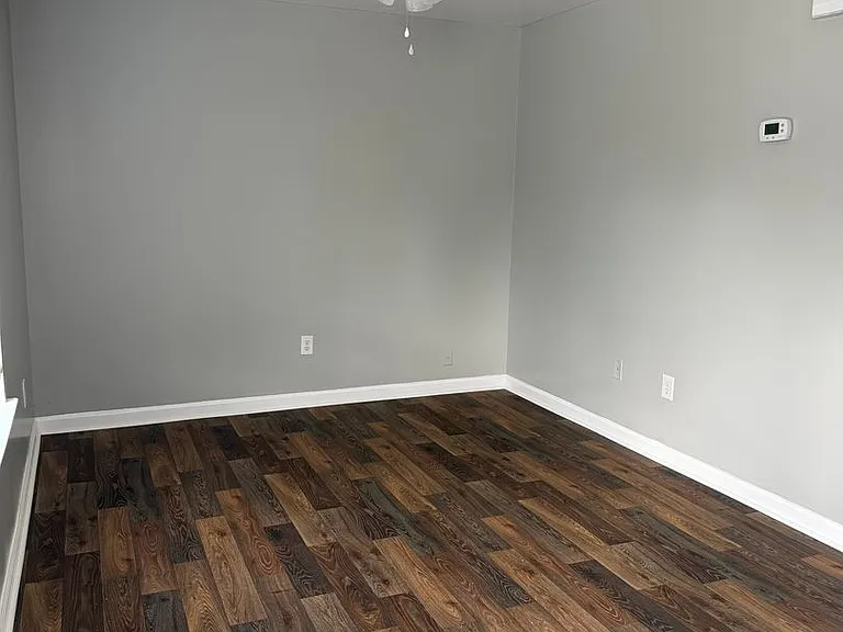 401 Casa Ct — Photo 2