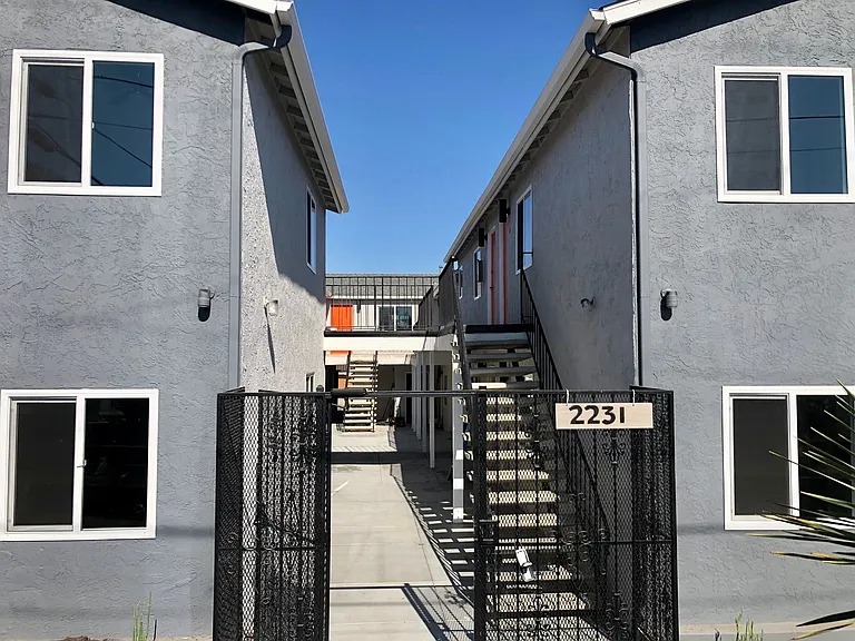 2231 Burroughs St — Photo 8