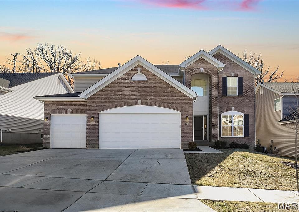 1st image of 264 Arbors At Bridle Path