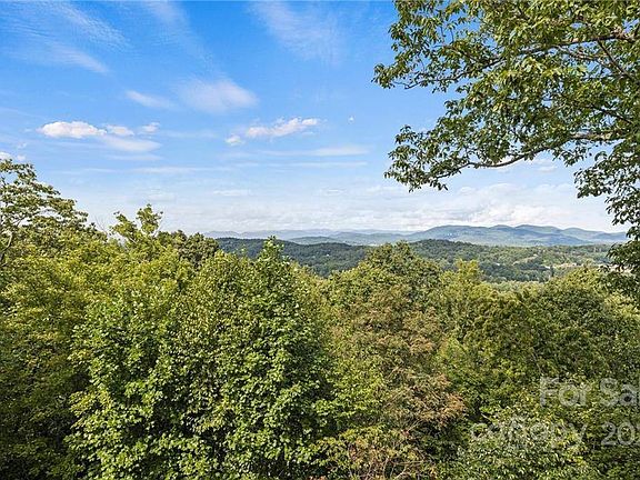 3rd image of 1406 Woodsong Dr