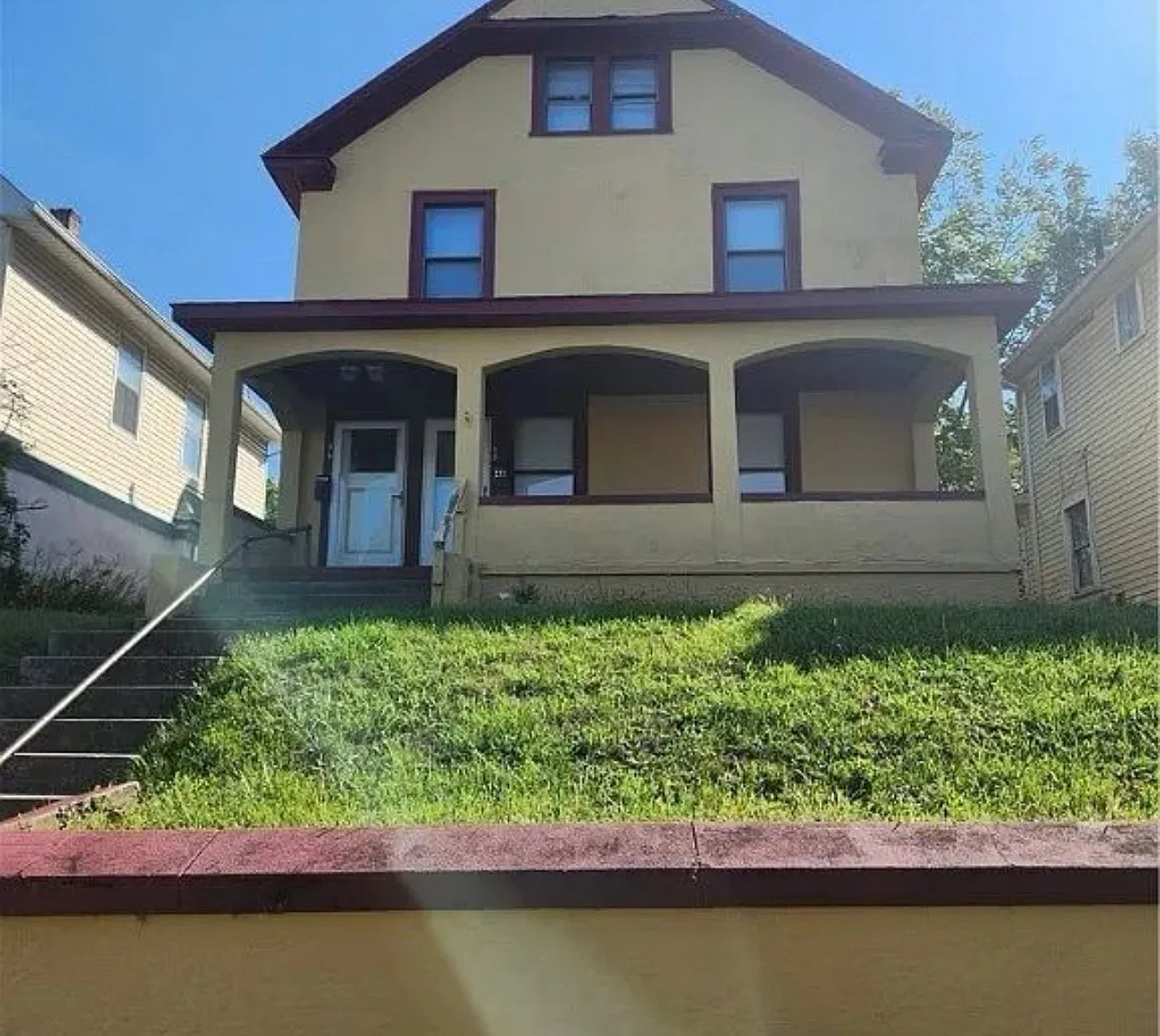 3 bed, 1924 sqft, $1,275 — Photo 1