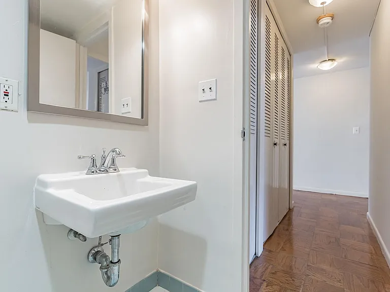 522 21st St NW #708 — Photo 15