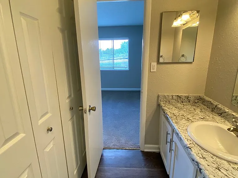 Gleneagle Apartment Homes — Photo 79
