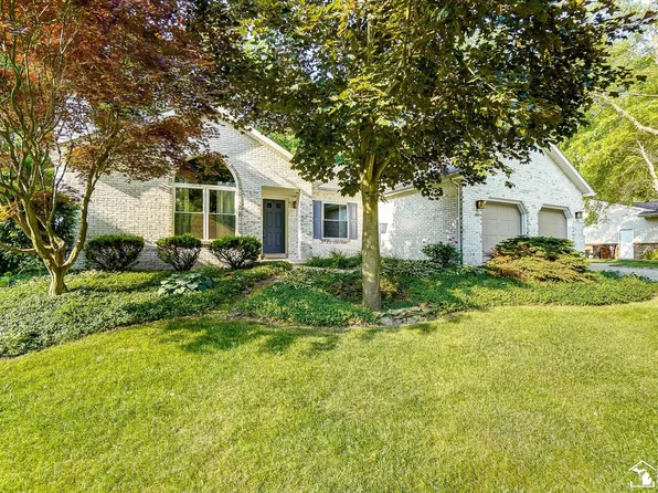 6909 S Ridgewood Dr, Lambertville, MI 48144