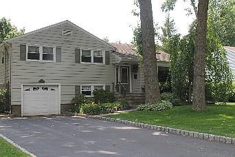 2nd image of 21 James St