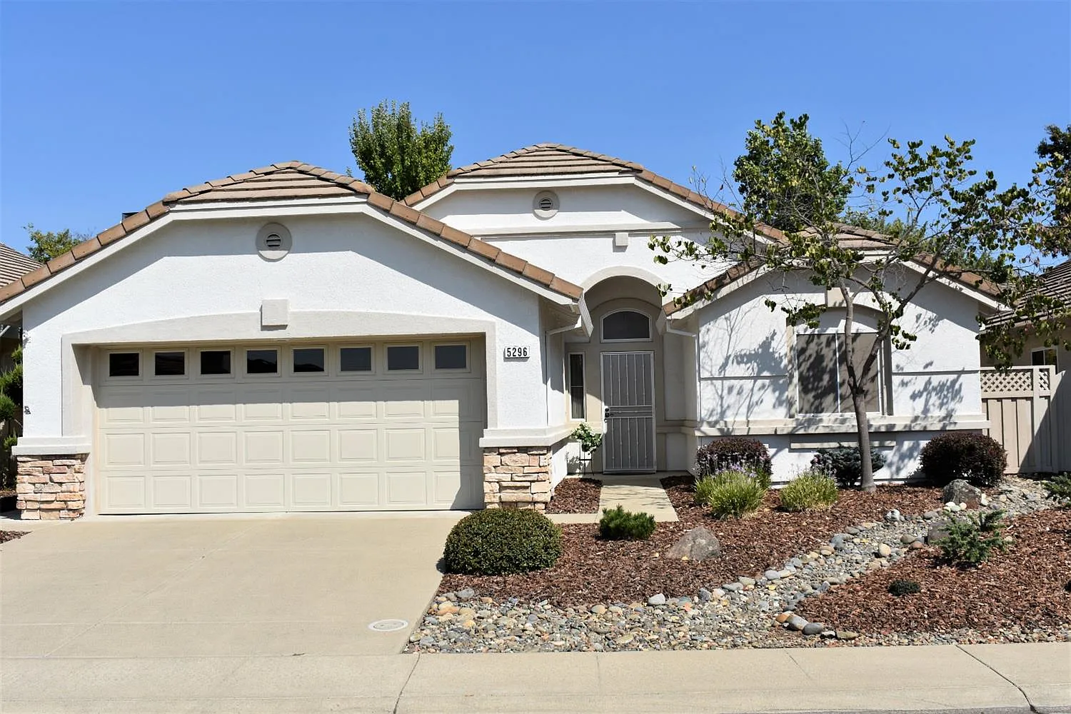 5296 Campcreek Loop photo 1