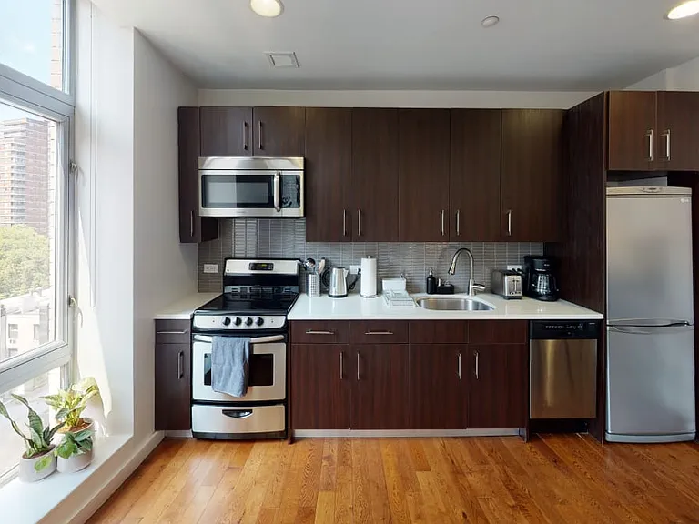 260 W 26th St #8T — Photo 5
