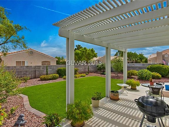 3rd image of 1086 Country Skies Ave
