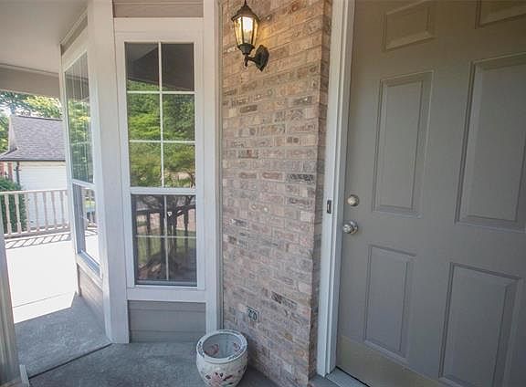 4th image of 2804 Hathaway Ave