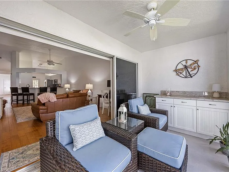 7050 Barrington Cir #202 — Photo 28